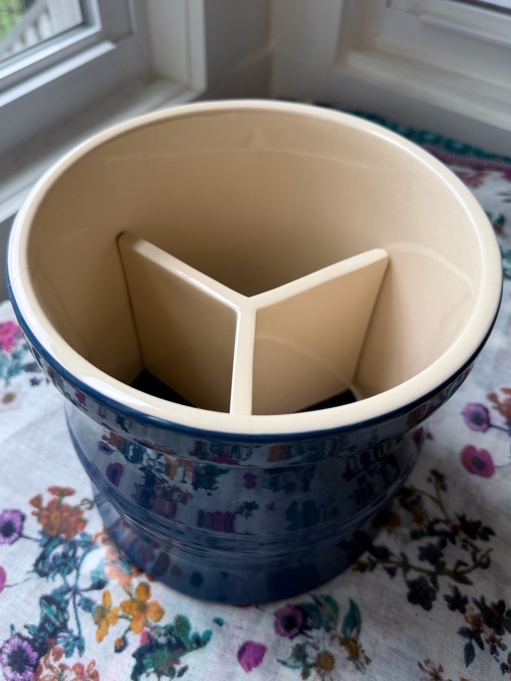 CHEFS Stoneware Navy Blue Utensil Crock Organizer w/ Divider 7.5”